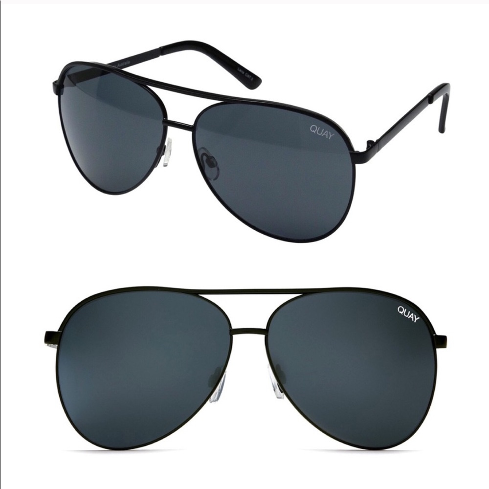 Quay Vivienne Sunglasses in Black/Smoke